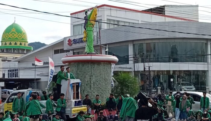 Demo di Gorontalo, Puluhan Mahasiswa Tolak Kebijakan Efisiensi Anggaran dan Makan Siang Gratis