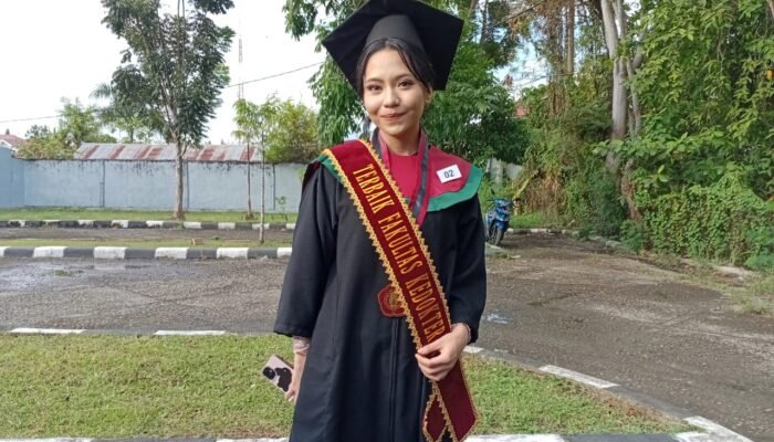 Kisah Inspirasi Andi Alika Azarah Mahasiswa UNG Yang Mendapat Predikat Lulusan Terbaik