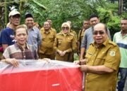 Wali Kota Adhan Serahkan Bantuan untuk Korban Bencana Kebakaran di Ipilo